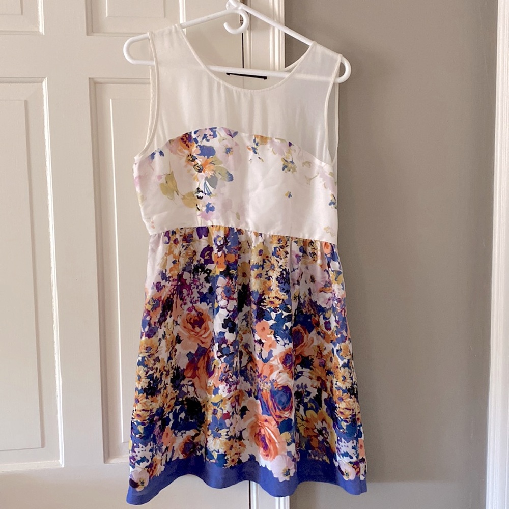 NWOT Zara flowery dress
